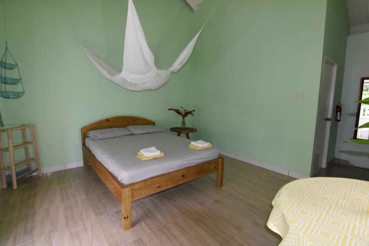 Soufriere Guesthouse Esterno foto